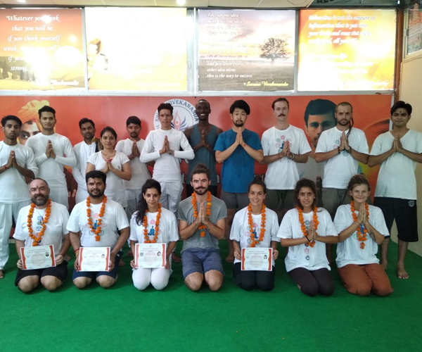 200 Hour Yoga Teacher Training In Rishikesh