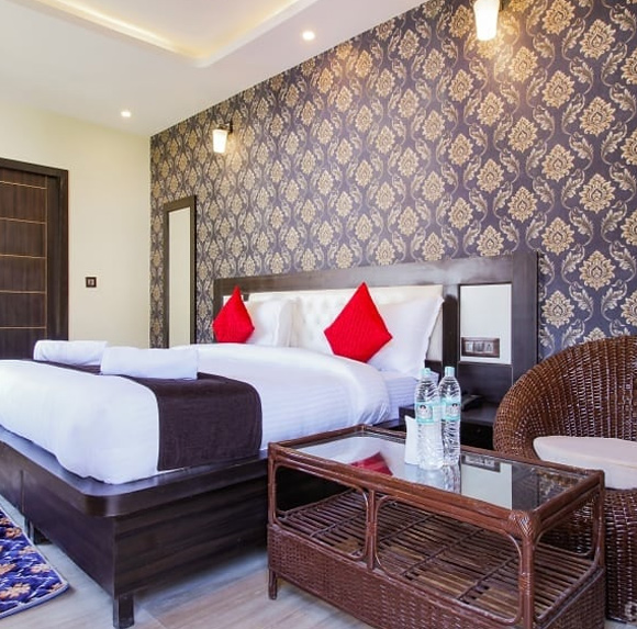 200 Hour Yoga Teacher Training in Rishikesh