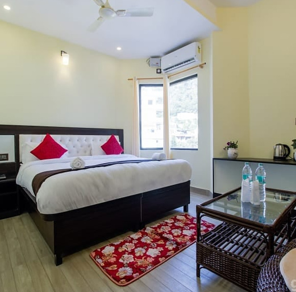 200 Hour Yoga Teacher Training in Rishikesh